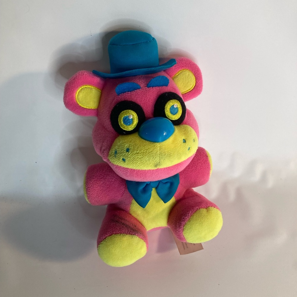 2017 Funko Five Nights At Freddy's Plush Blacklight Neon Freddy - Pink 8" FNAF